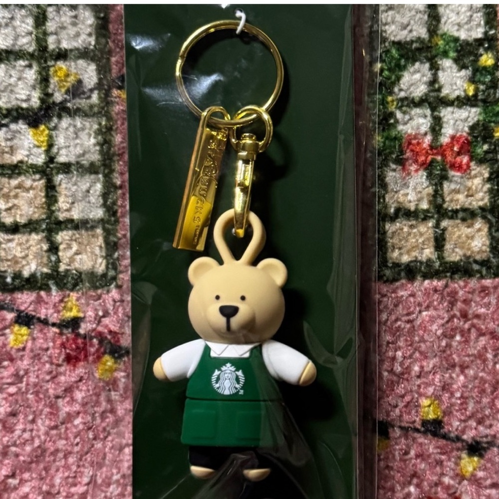 NWT Starbucks Green Apron Bearista Bear Reusable Hot Cup Lid Stopper Keychain